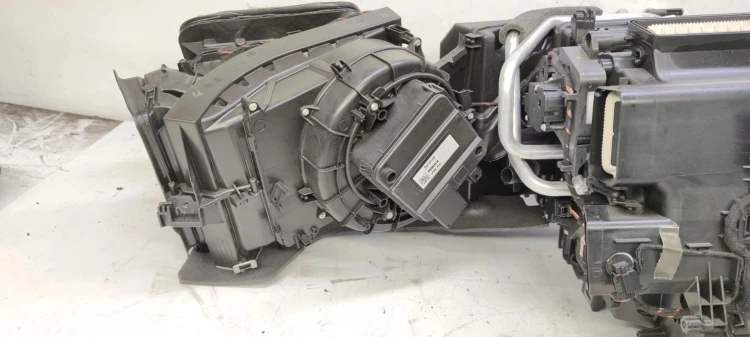 NAGRZEWNICA KOMPLETNA AUDI A4 B9 8W2816005G UK