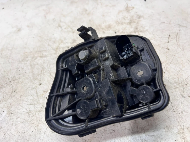 WKŁAD LAMPY LEWY TYŁ W BŁOTNIK AUDI A3 8P 8P4945257D