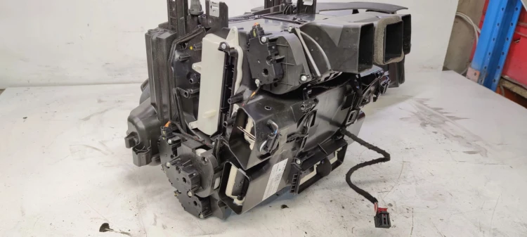 NAGRZEWNICA KOMPLETNA AUDI A4 B9 8W2816005G UK