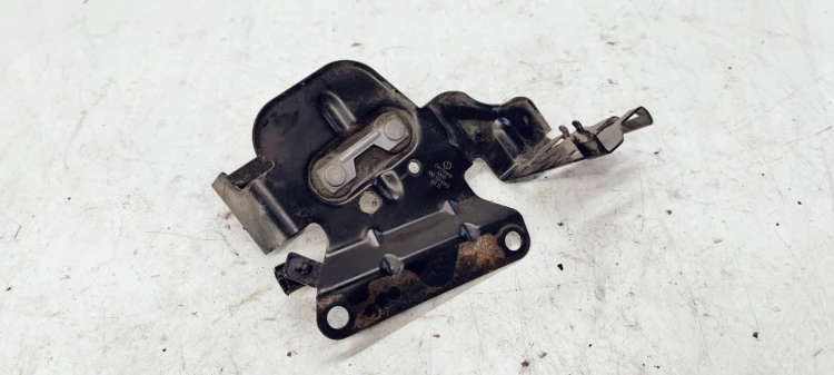 UCHWYT MOCOWANIE ZAWORÓW AUDI A4 A5 A6 03G131133D