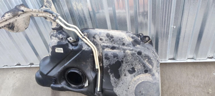 BAK ZBIORNIK PALIWA AUDI A1 1.6 TDI 6R0201021AK