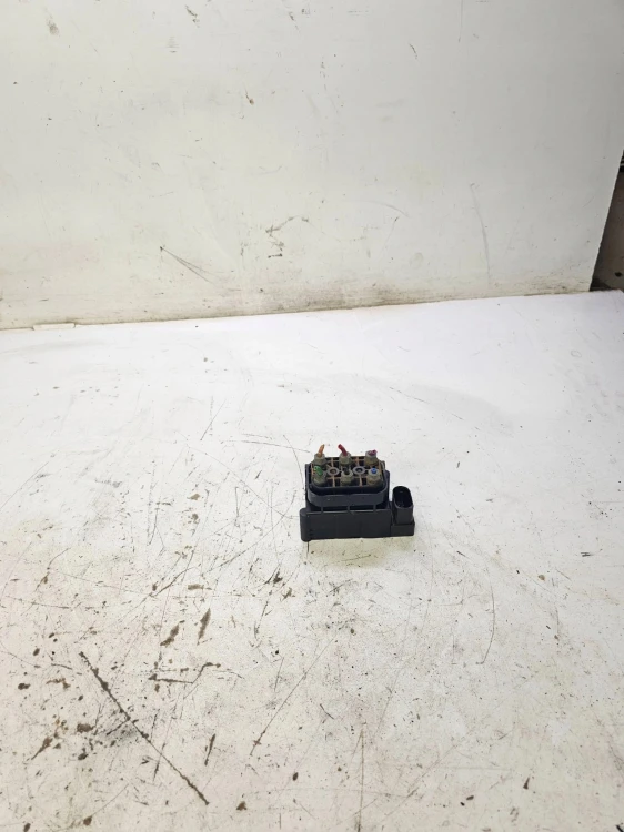 ROZDZIELACZ PNEUMATYKI AUDI A6 C6 4F0616013