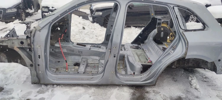 ĆWIARTKA PRÓG BOK LEWA STRONA AUDI Q5 8R 2008-2016