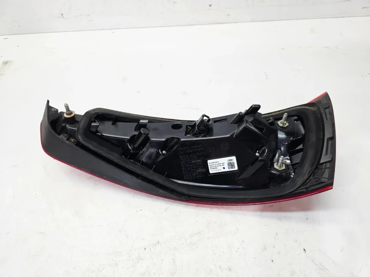 LAMPA LEWY TYŁ LED AUDI Q3 8U 8U0945093H