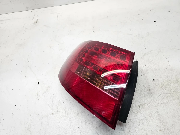LAMPA LEWY TYŁ W BŁOTNIK LED AUDI A6 C6 4F9945095B ORYGINAŁ