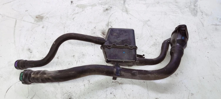 WLEW PŁYNU ŚRODKA REDUKUJĄCEGO AUDI A4 B9 A5 8W0131963A