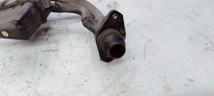 WLEW PŁYNU ŚRODKA REDUKUJĄCEGO AUDI A4 B9 A5 8W0131963A