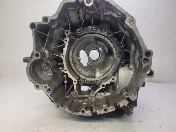 OBUDOWA SKRZYNI BIEGÓW JQL AUDI A4 A6 01T301103B