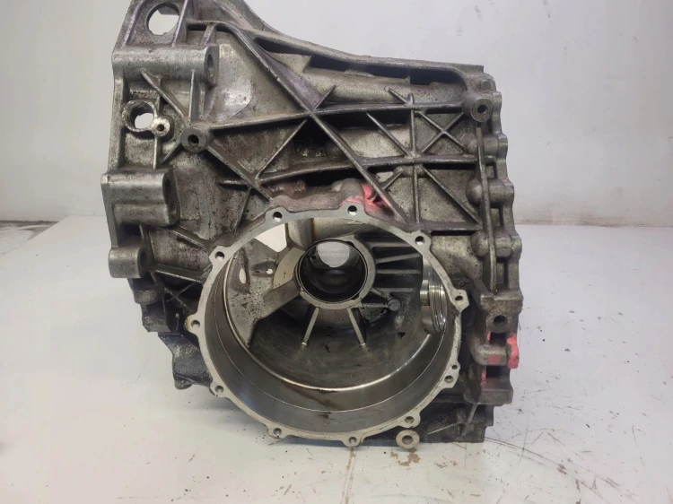 OBUDOWA SKRZYNI BIEGÓW JQL AUDI A4 A6 01T301103B