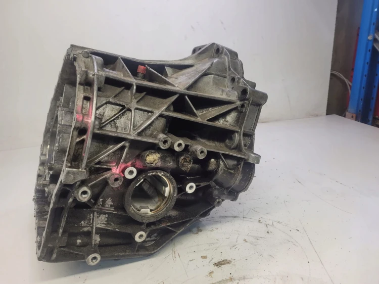 OBUDOWA SKRZYNI BIEGÓW JQL AUDI A4 A6 01T301103B