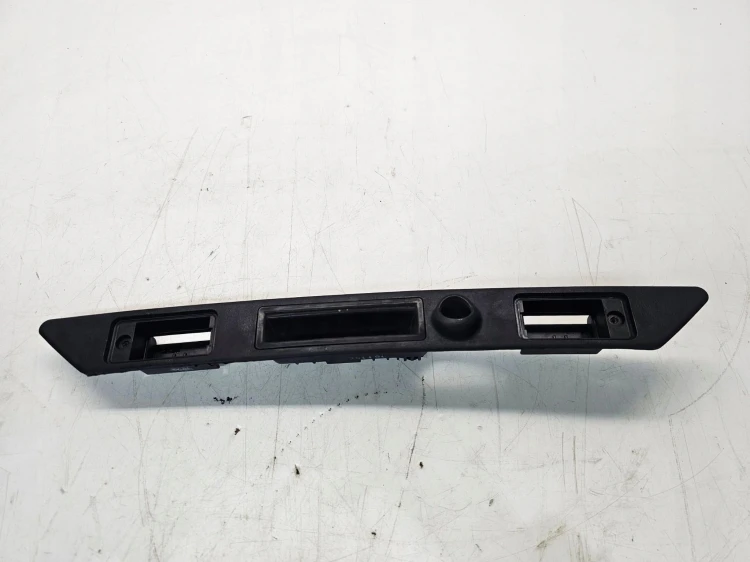 OBUDOWA PODŚWIETLENIA TABLICY AUDI A3 A4 A6 8E0827574C