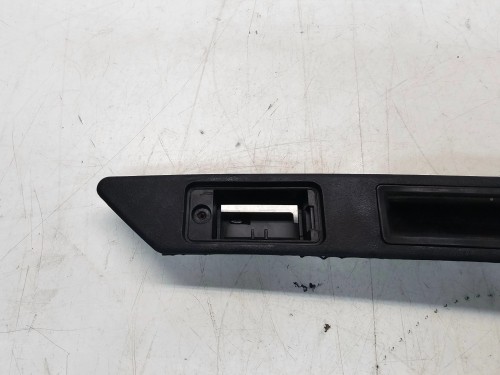 OBUDOWA PODŚWIETLENIA TABLICY AUDI A3 A4 A6 8E0827574C