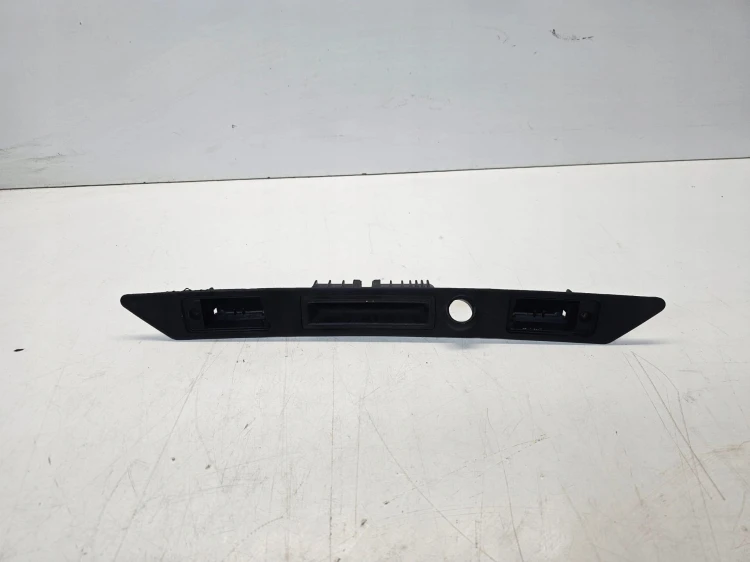 OBUDOWA PODŚWIETLENIA TABLICY AUDI A3 A4 A6 8E0827574C