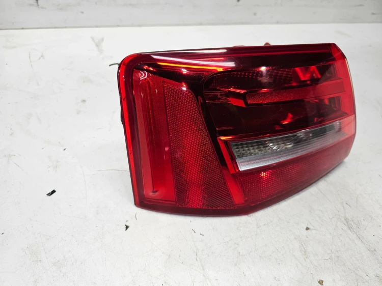 LAMPA LEWY TYŁ W BŁOTNIK AUDI A6 C7 4G5945095 NA ŻARÓWKI