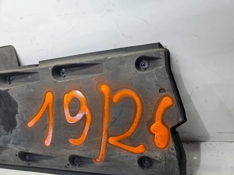 OSŁONA PŁYTA PODWOZIA PRAWA AUDI A1 VW 6R0825202 19/26