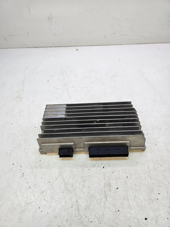 WZMACNIACZ BANG OLUFSEN AUDI A4 A5 Q5 8T0035223AJ
