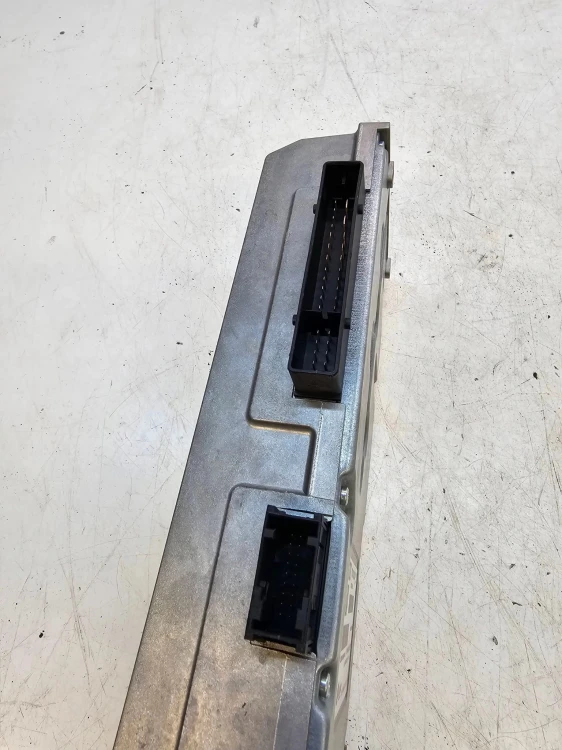 WZMACNIACZ BANG OLUFSEN AUDI A4 A5 Q5 8T0035223AJ