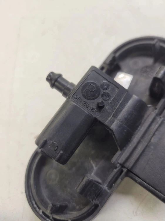 DYSZA SPRYSKIWACZA PRAWA AUDI A5 8T A4 8T0955988