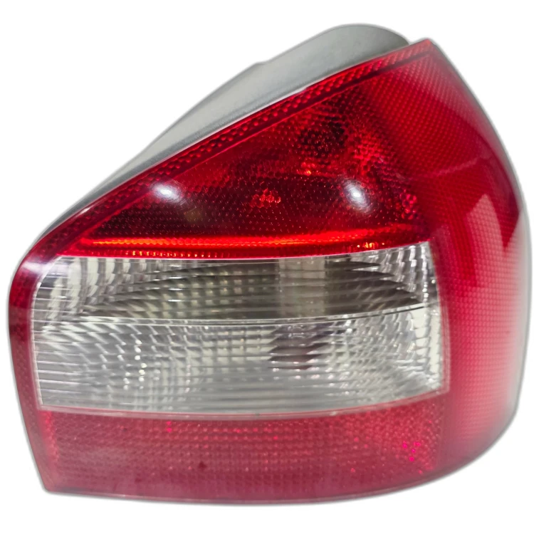 LAMPA PRAWY TYŁ AUDI A3 8L 8L0945096B