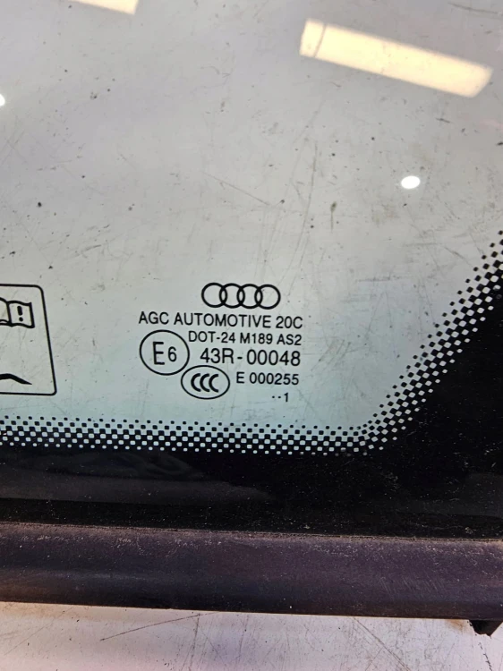 SZYBA KAROSERYJNA AUDI A4 B8 8K5 SEDAN CHROM PRAWY TYŁ 2011R ORYGINAŁ !!!