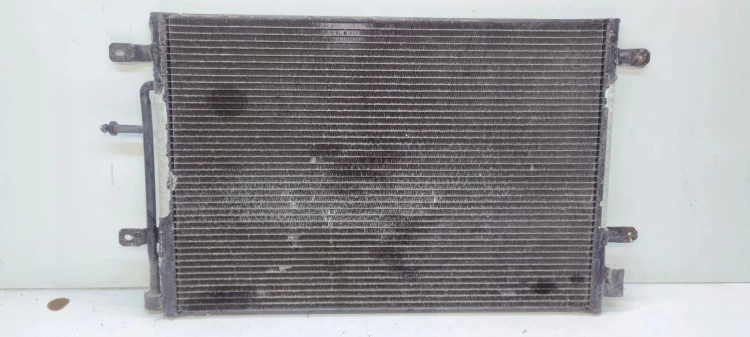 CHŁODNICA KLIMATYZACJI AUDI A4 B7 8E0260401Q