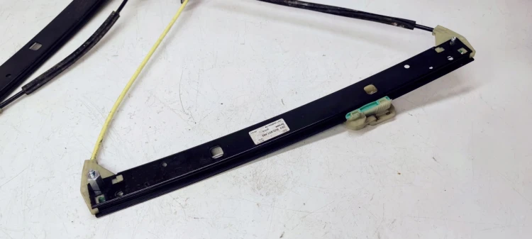 MECHANIZM SZYBY PRAWY PRZÓD AUDI Q3 8U0837462