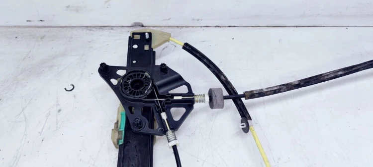 MECHANIZM SZYBY PRAWY PRZÓD AUDI Q3 8U0837462
