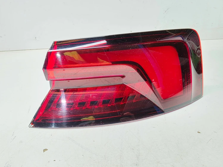 LAMPA PRAWY TYŁ LED W BŁOTNIK AUDI A5 8F SPORTBACK 8W6945092G