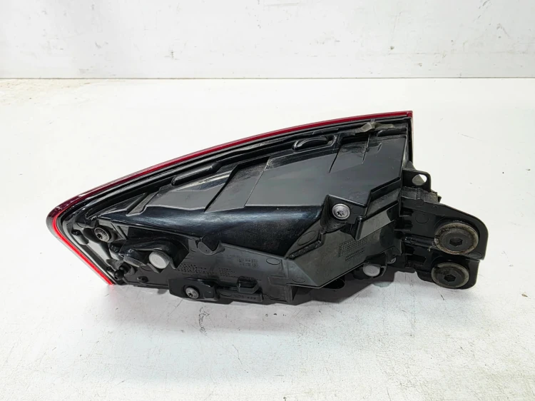LAMPA PRAWY TYŁ LED W BŁOTNIK AUDI A5 8F SPORTBACK 8W6945092G