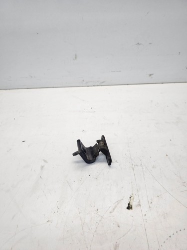 ZAWIAS KLAPY TYŁ LEWY AUDI Q3 8U 8U0827299