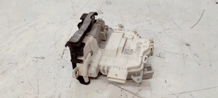 ZAMEK DRZWI PRAWY TYŁ AUDI A4 B8 A5 Q5 8K0839016H