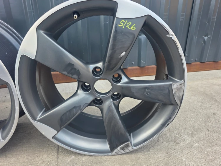 FELGA FELGI VW AUDI A4 A5 A6 5.5J R19 ET43 8K0601025AR 5/26 DO REGENERACJI