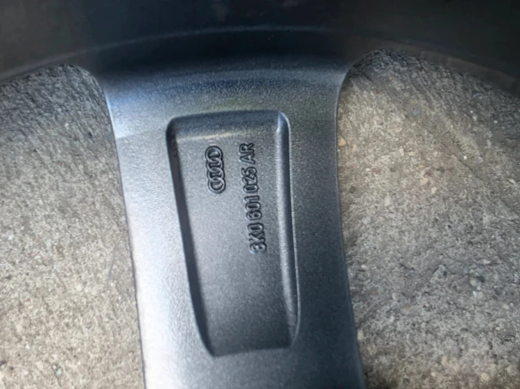 FELGA FELGI VW AUDI A4 A5 A6 5.5J R19 ET43 8K0601025AR 5/26 DO REGENERACJI