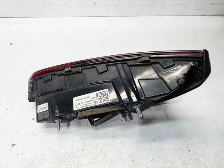LAMPA LEWY TYŁ LED W KLAPĘ AUDI A5 8F SPORTBACK 8W6945093H