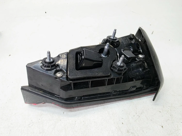 LAMPA LEWY TYŁ LED W KLAPĘ AUDI A5 8F SPORTBACK 8W6945093H
