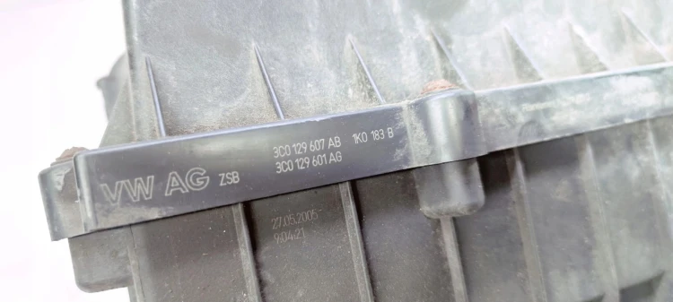 OBUDOWA FILTRA POWIETRZA AUDI VW 3C0129607AB
