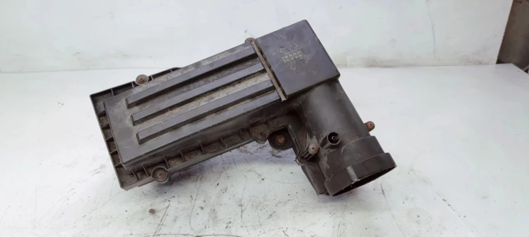 OBUDOWA FILTRA POWIETRZA AUDI VW 3C0129607AB