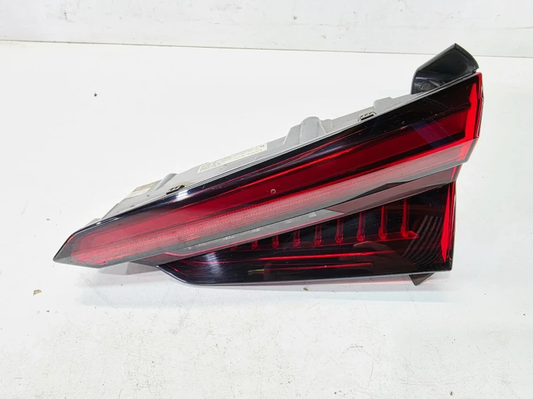 LAMPA PRAWY TYŁ LED W KLAPĘ AUDI A5 8F SPORTBACK 8W6945094H