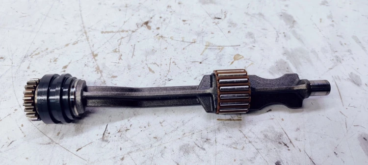 WAŁEK BALANSUJĄCY AUDI A3 VW SEAT 06H103333B