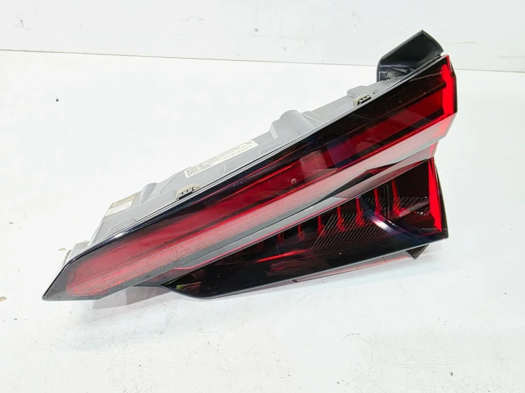 LAMPA PRAWY TYŁ LED W KLAPĘ AUDI A5 8F SPORTBACK 8W6945094H