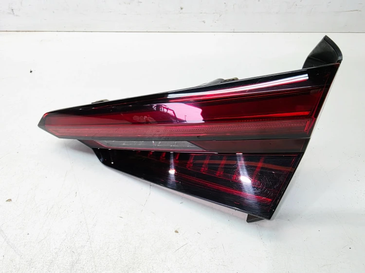 LAMPA PRAWY TYŁ LED W KLAPĘ AUDI A5 8F SPORTBACK 8W6945094H