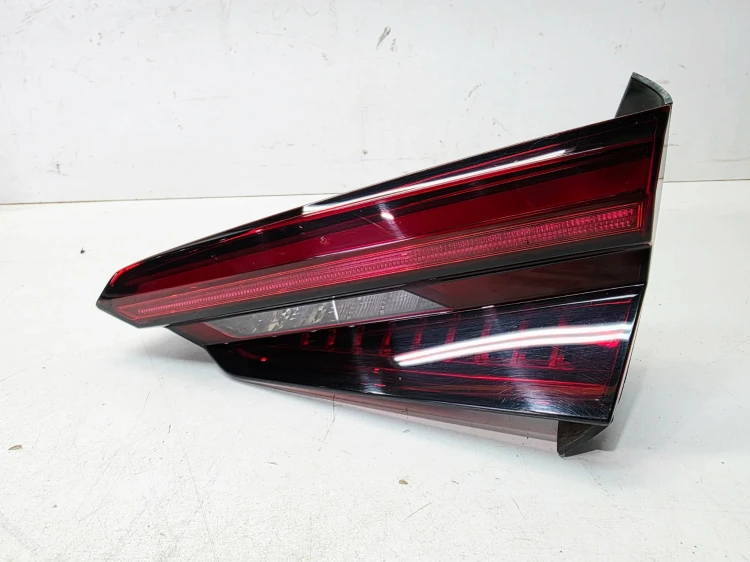 LAMPA PRAWY TYŁ LED W KLAPĘ AUDI A5 8F SPORTBACK 8W6945094H