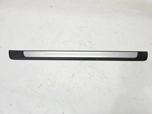 LISTWA PROGOWA WEWNĘTRZNA PRAWY PRZÓD AUDI A4 B9 8W0853374F
