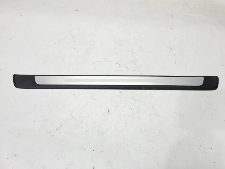 LISTWA PROGOWA WEWNĘTRZNA PRAWY PRZÓD AUDI A4 B9 8W0853374F
