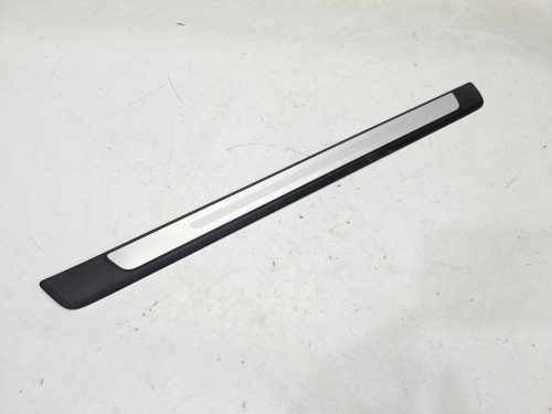 LISTWA PROGOWA WEWNĘTRZNA PRAWY PRZÓD AUDI A4 B9 8W0853374F