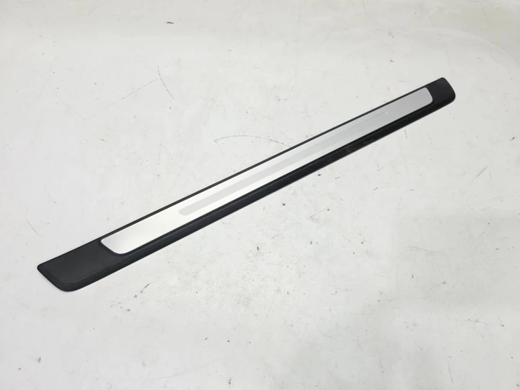 LISTWA PROGOWA WEWNĘTRZNA PRAWY PRZÓD AUDI A4 B9 8W0853374F