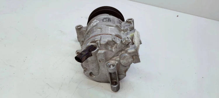 SPRĘŻARKA KOMPRESOR KLIMATYZACJI AUDI A4 B9 A5 8W 4M0816803 ***2***