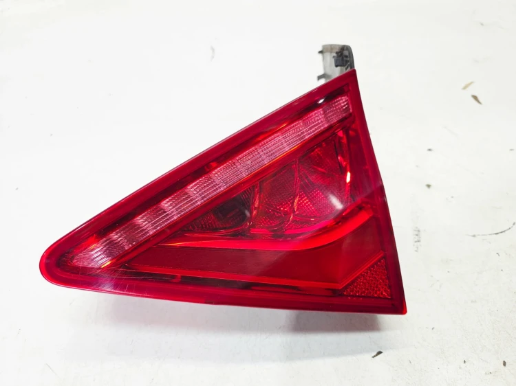 LAMPA PRAWY TYŁ LED W KLAPĘ AUDI A7 4G 4G8945094 1/26