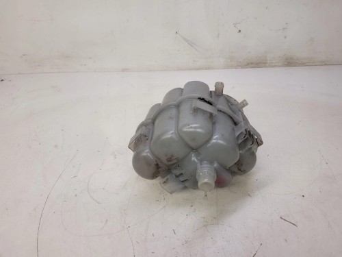 ZBIORNICZEK WYRÓWNAWCZY AUDI A4 B9 A5 8W1121403A