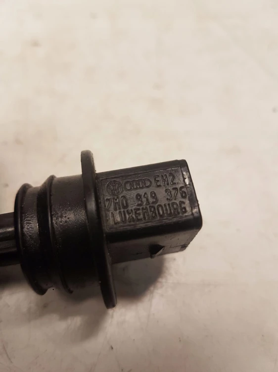 CZUJNIK POZIOMU PŁYNU SPRYSKIWACZY AUDI 7H0919376